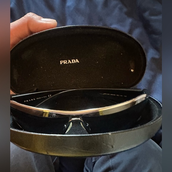 Prada vintage sunglasses - got it in early 2000’s - No call out. Unisex - Picture 7 of 7